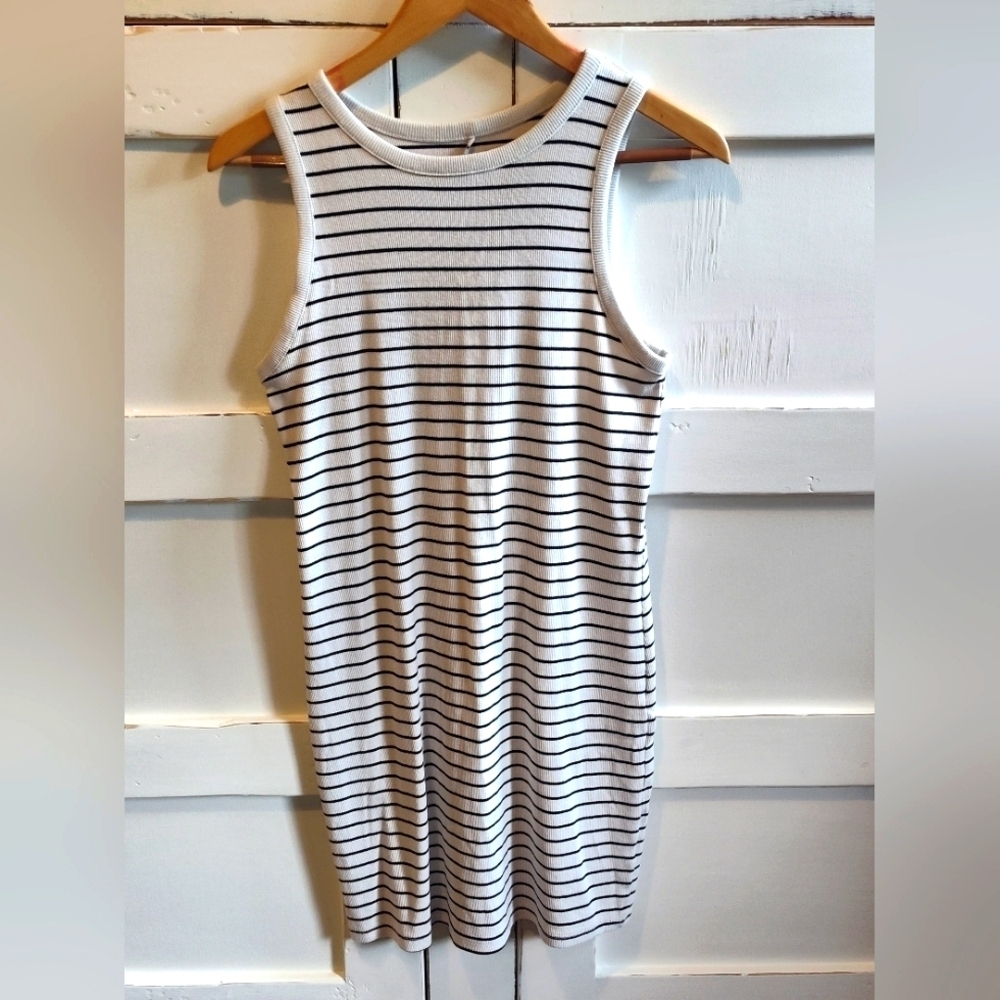 a new day Women's Sleeveless Black & Cream. Striped Bodycon Dress | Size Medium